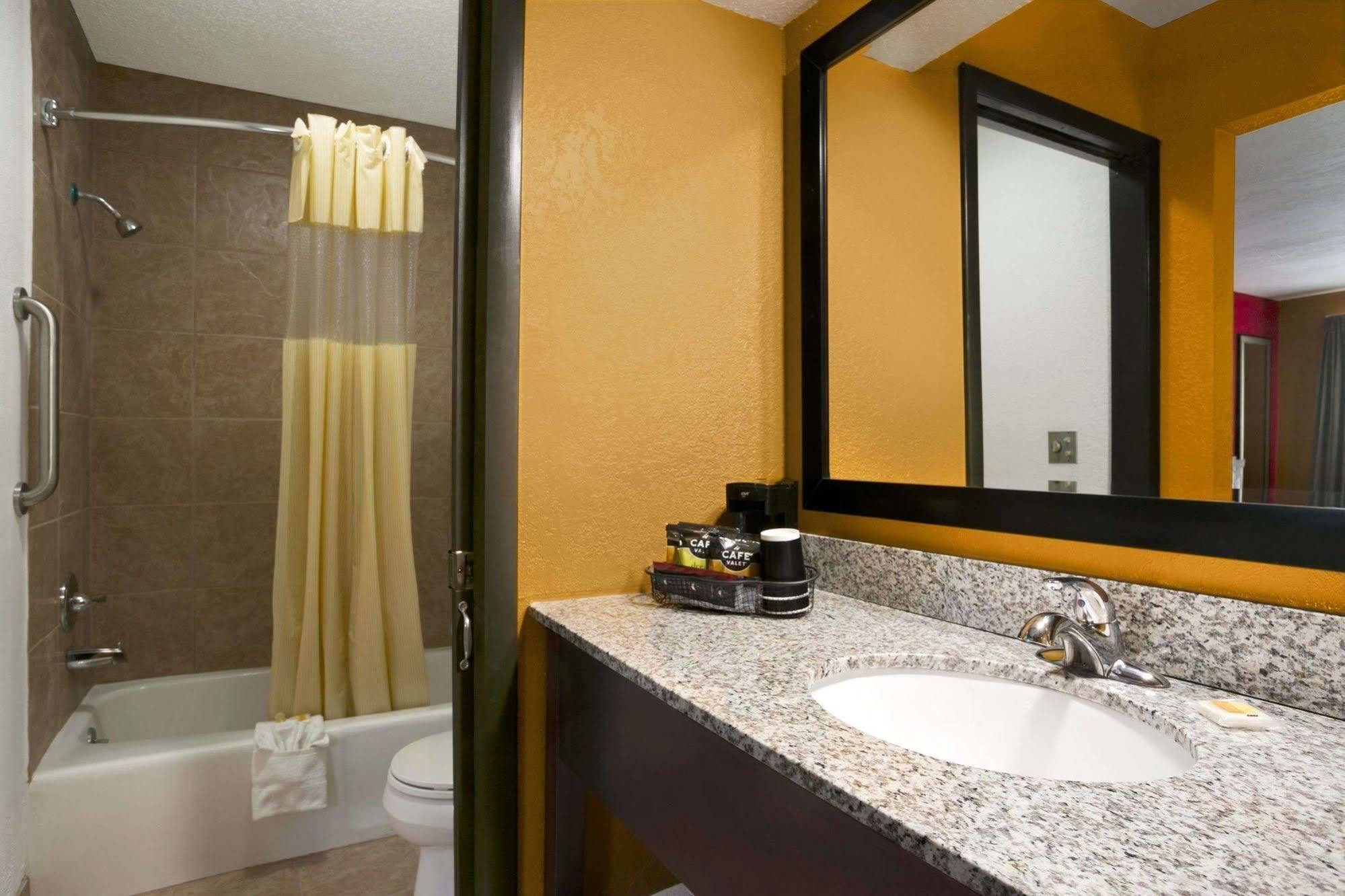 Days Inn By Wyndham Liberty/Ne Kansas City Zewnętrze zdjęcie